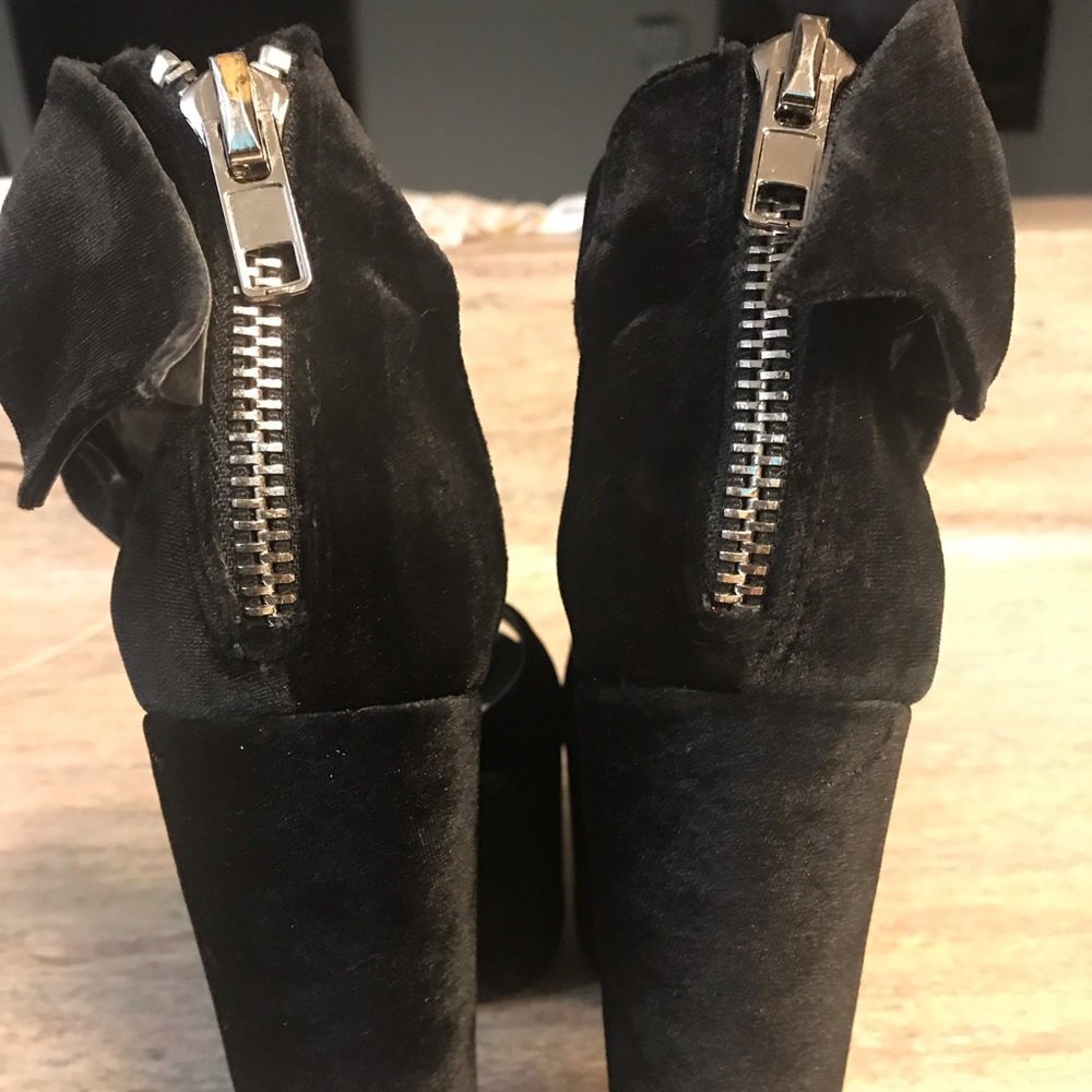 👻Dollskill Batty White Platforms!! Discontinued👻 - Picture 8 of 10